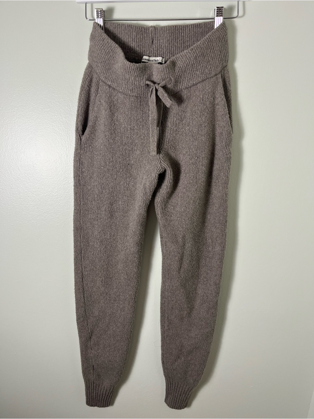 Abercrombie & Fitch Ribbed Drawstring Joggers in Taupe Gray